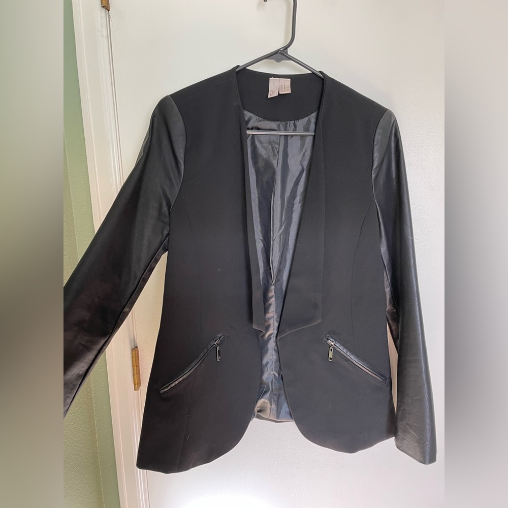 Black open lapel blazer with faux leather sleeves